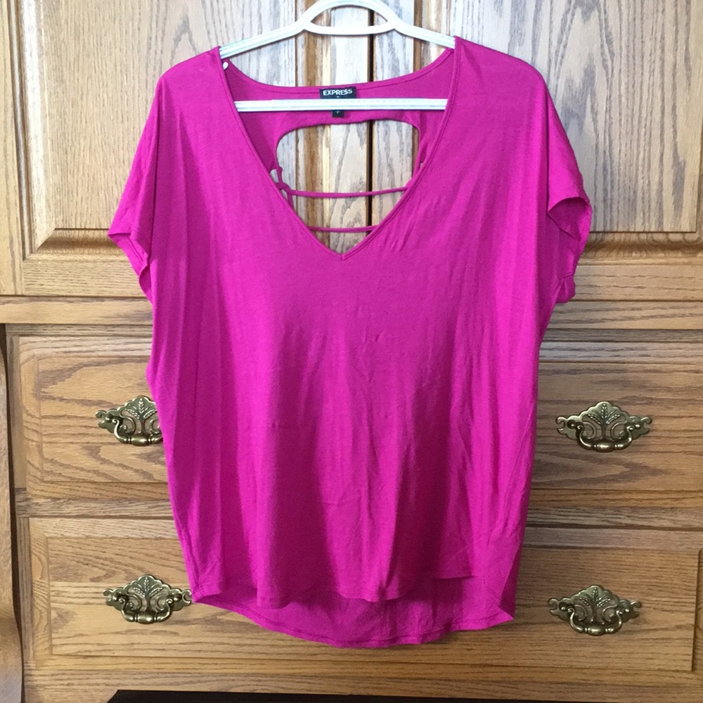 Cutout tee 🧞‍♀️